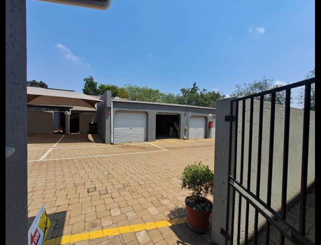 2 BEDROOM SIMPLEX FOR SALE IN KLOPPERPARK